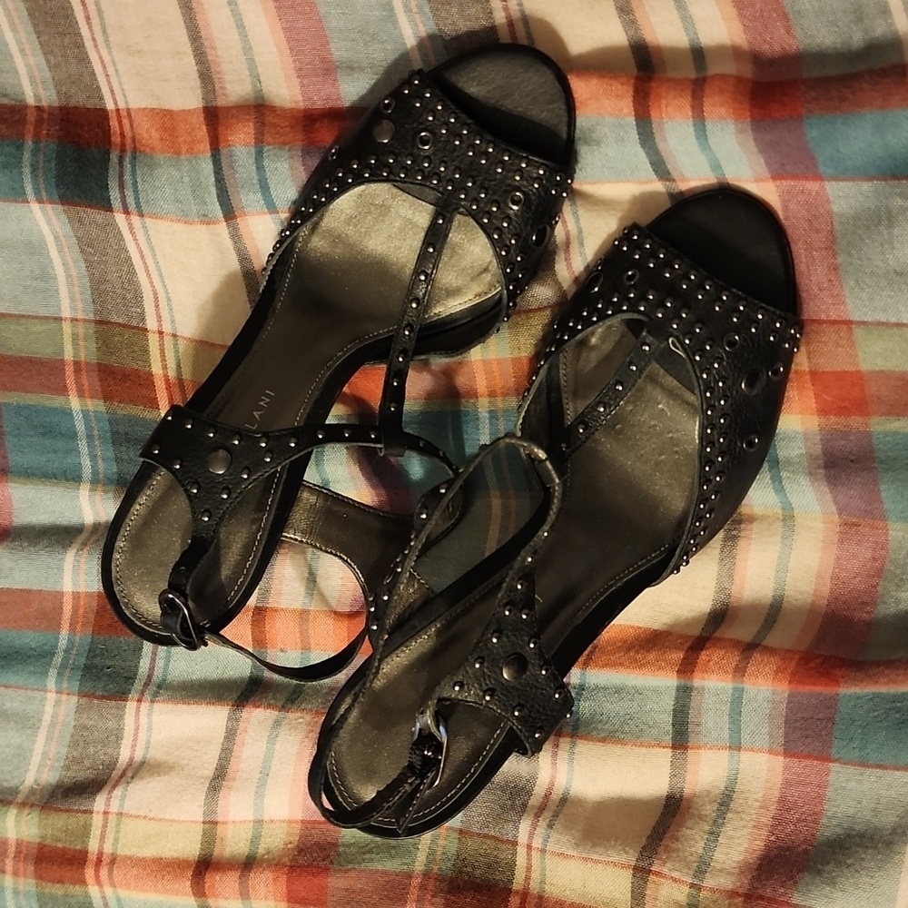 Antonio Melani studded black leather sandals sz 8.5 M like new